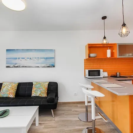 Amadores Views شقة